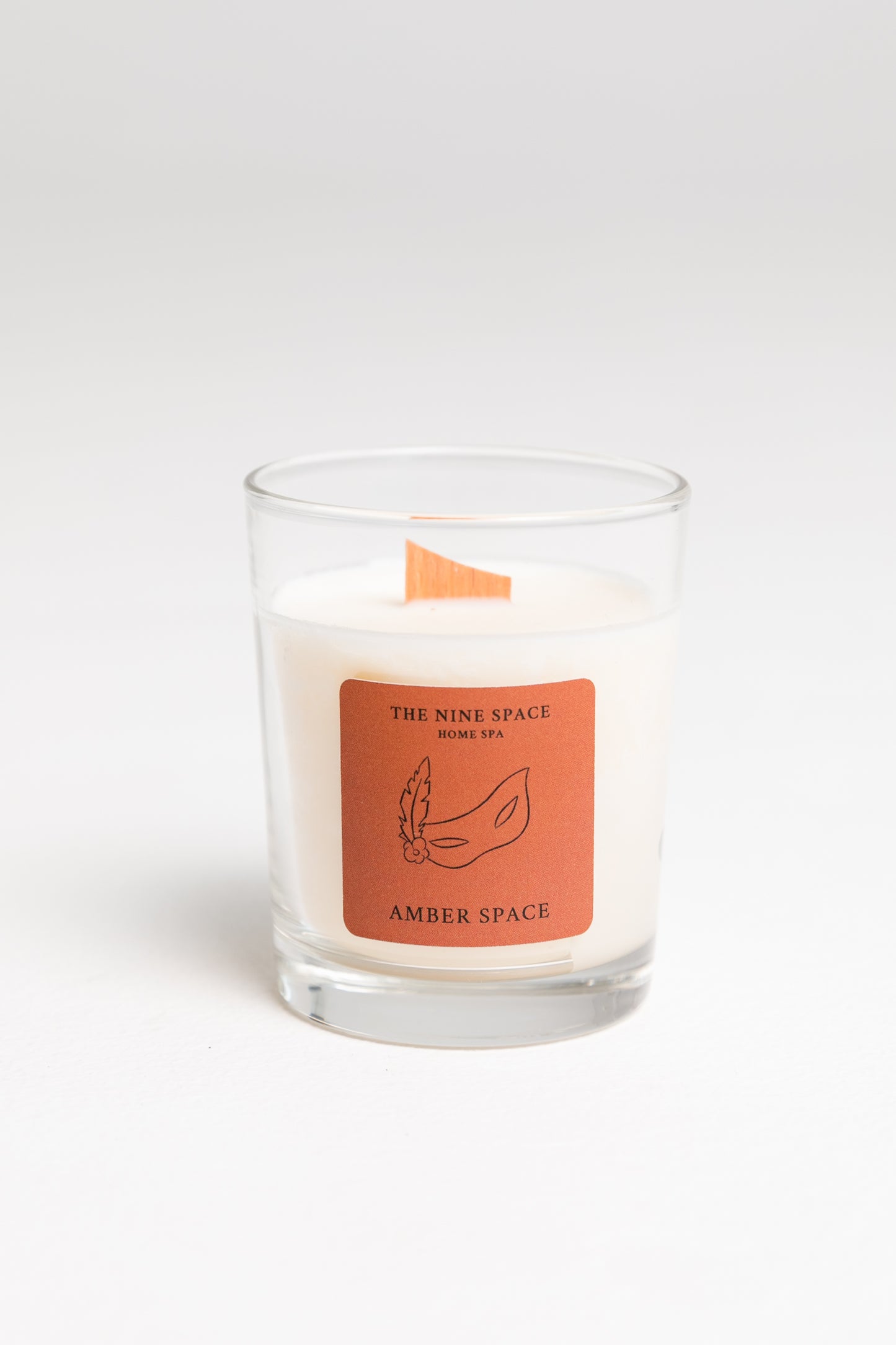 AMBER SPACE Kerze - Klarglas mit Holzdocht