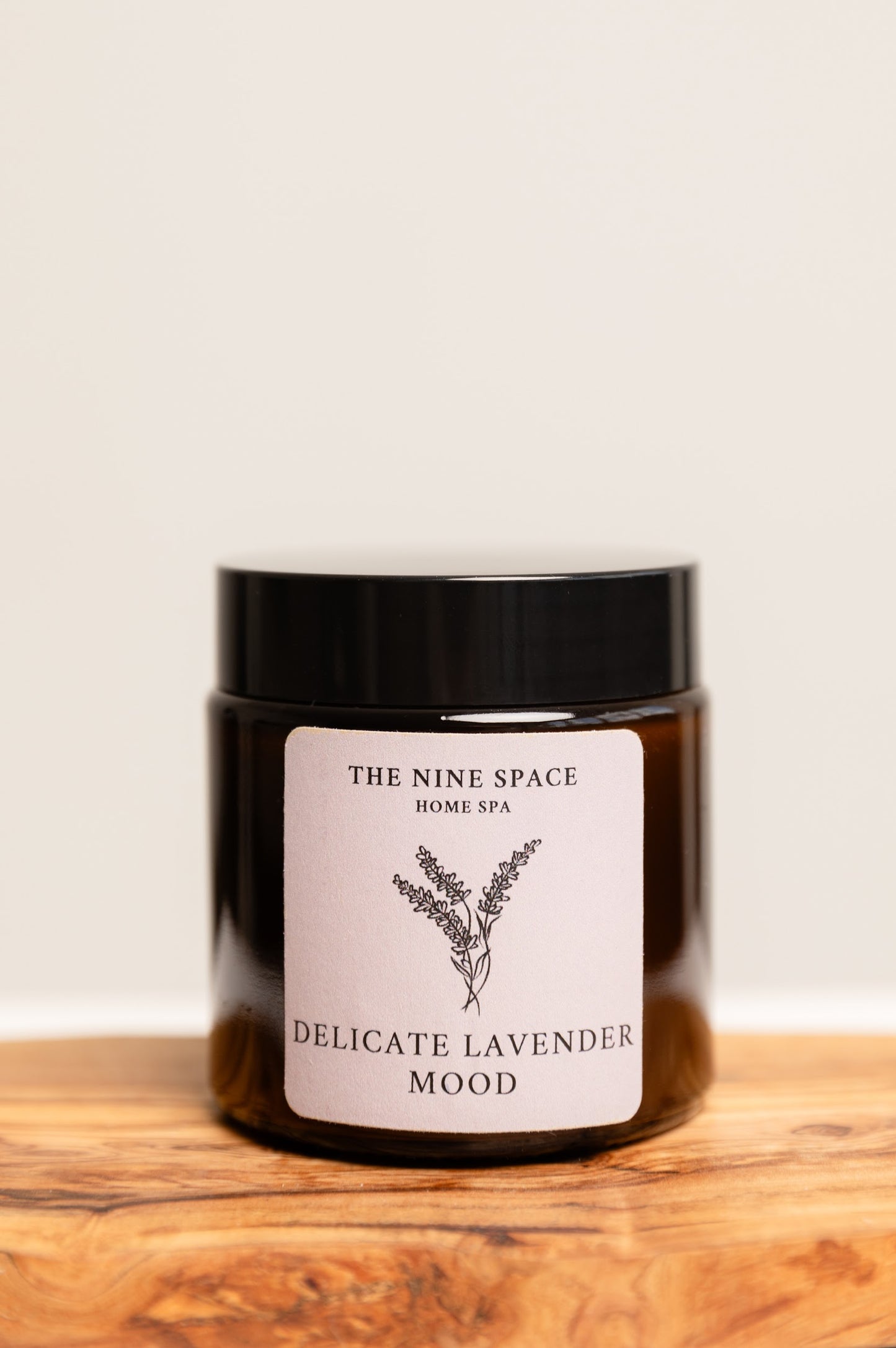DELICATE LAVENDER Mood Kerze - Braunglas Mini