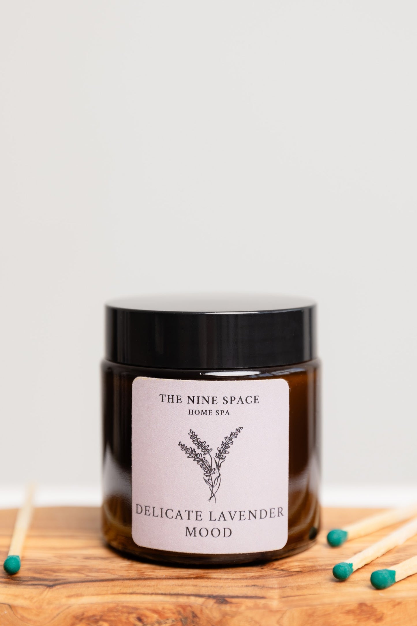 DELICATE LAVENDER Mood Kerze - Braunglas Mini