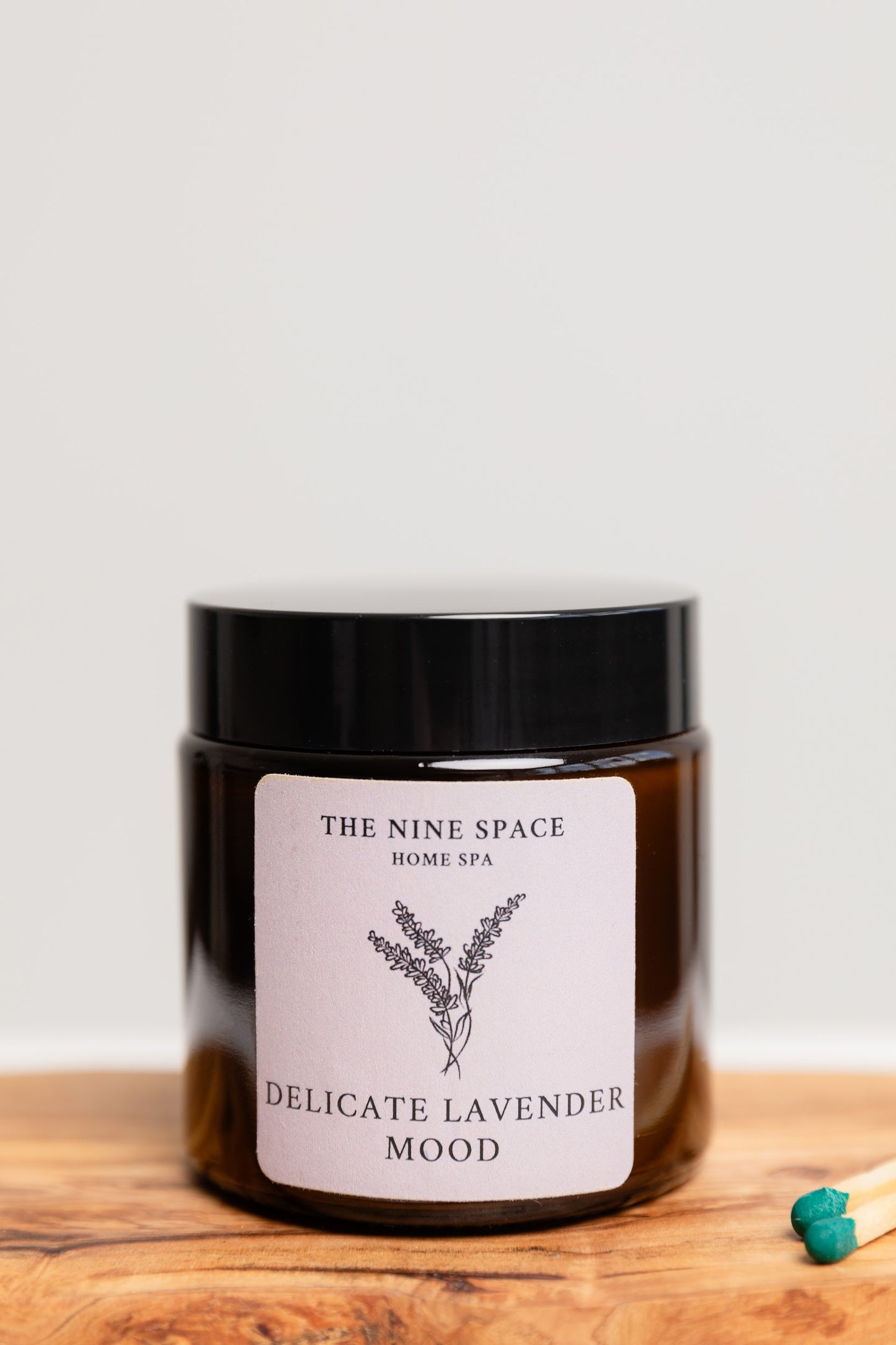 DELICATE LAVENDER Mood Kerze - Braunglas Mini