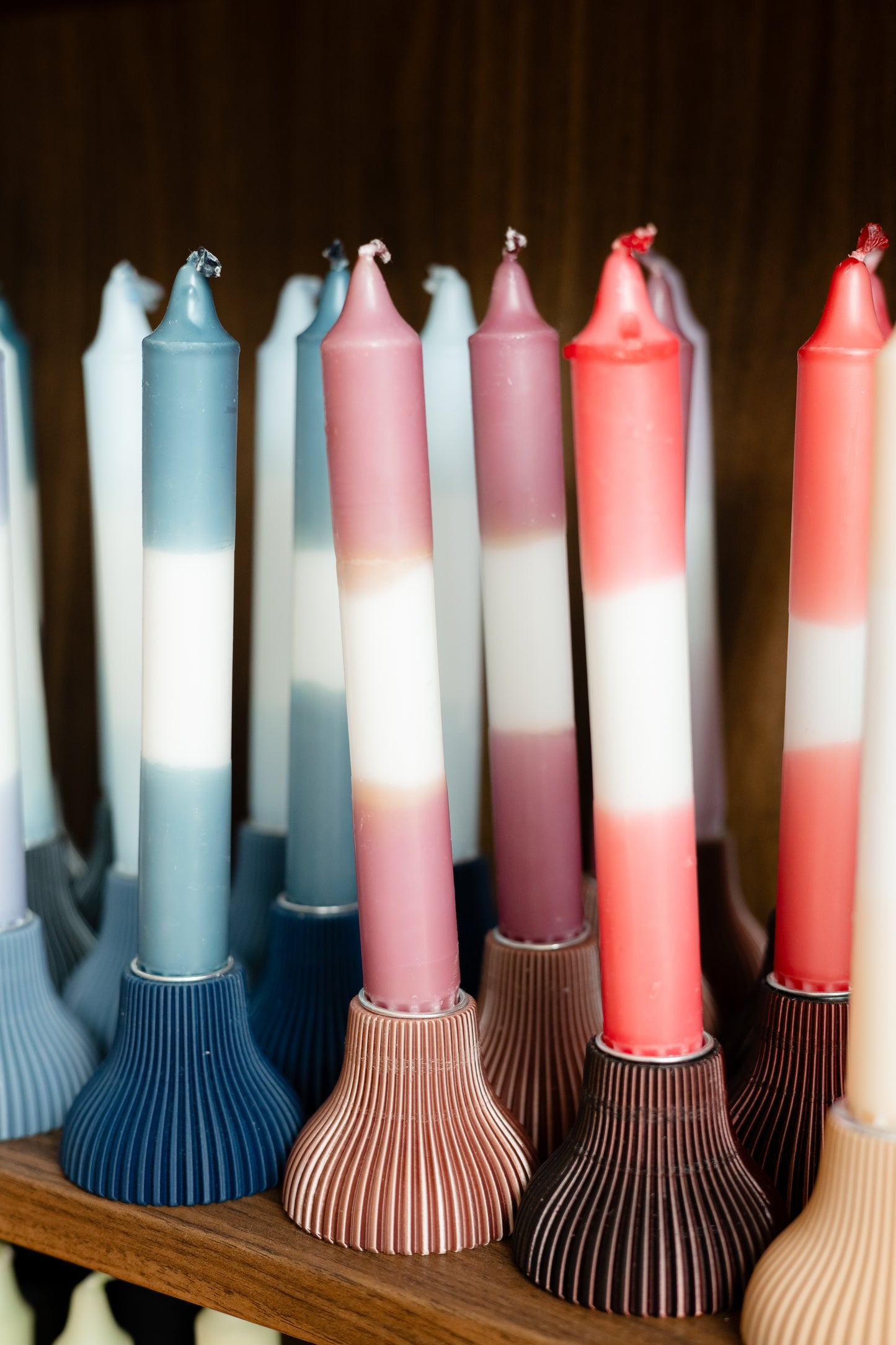 KERZE – Klassische Stabkerze in zarten Farben