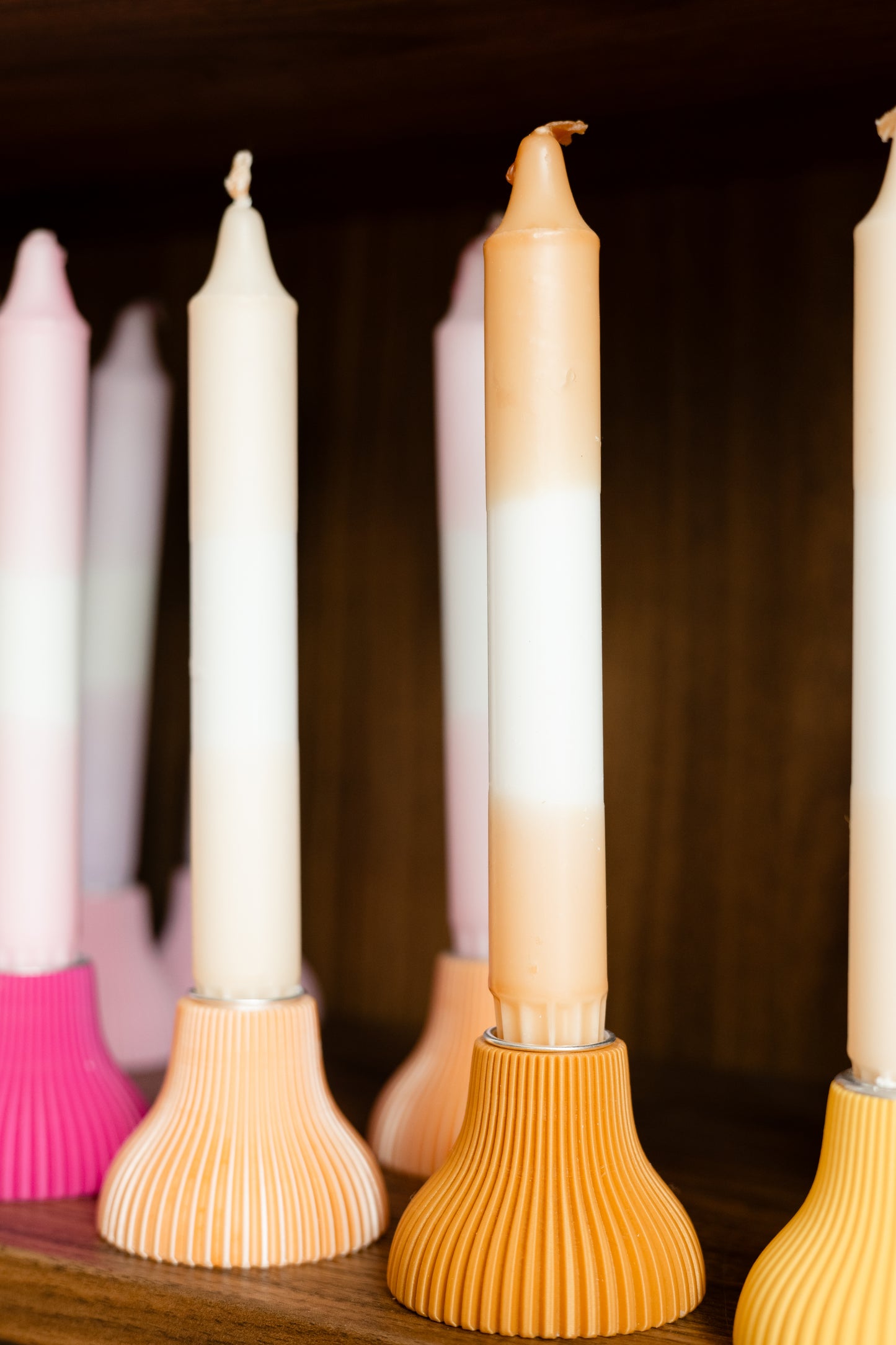 KERZE – Klassische Stabkerze in zarten Farben