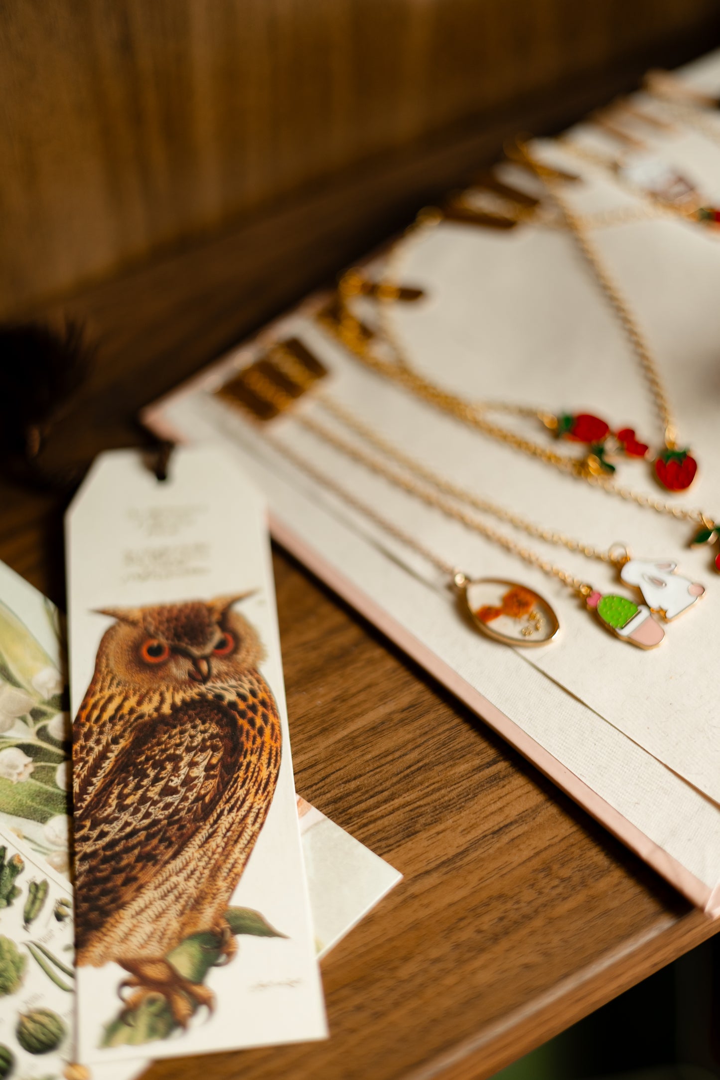 BOOKLOVER Bookmark – Illustriertes Lesezeichen für Bücherliebhaber