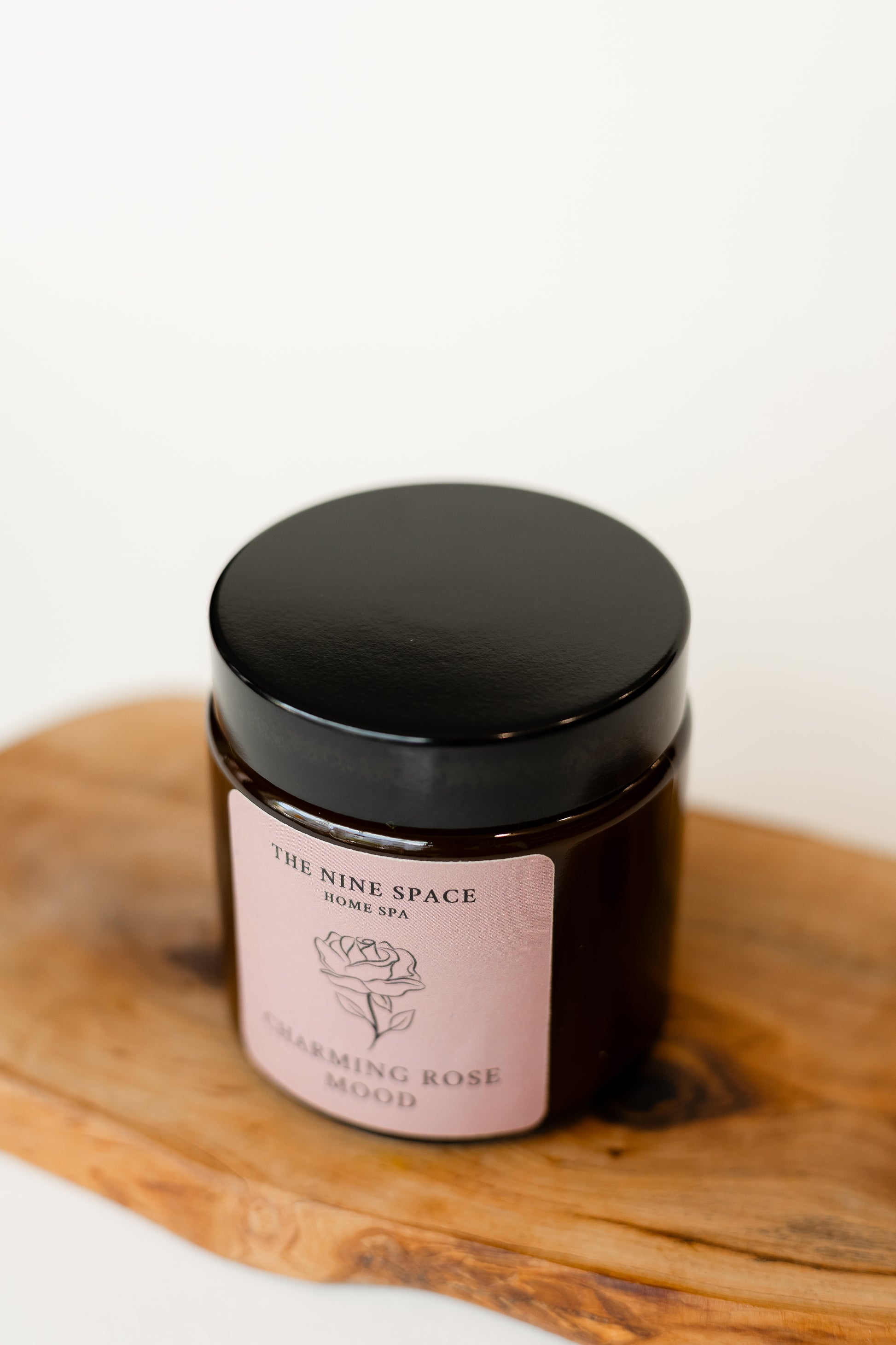 Rose Sojawachskerze handgemacht im Braunglas | THE NINE SPACE