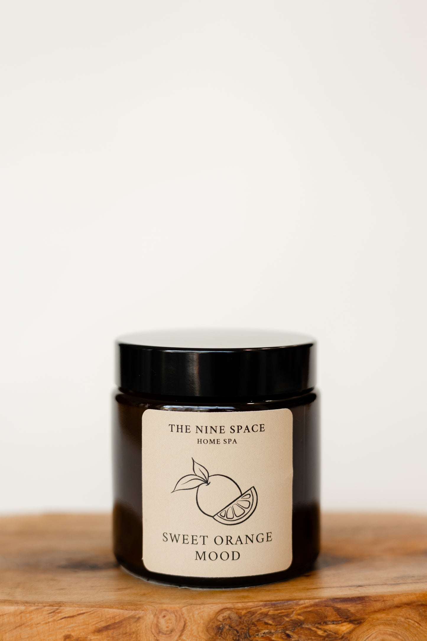 SWEET ORANGE Mood Duftkerze im Braunglas Mini | THE NINE SPACE