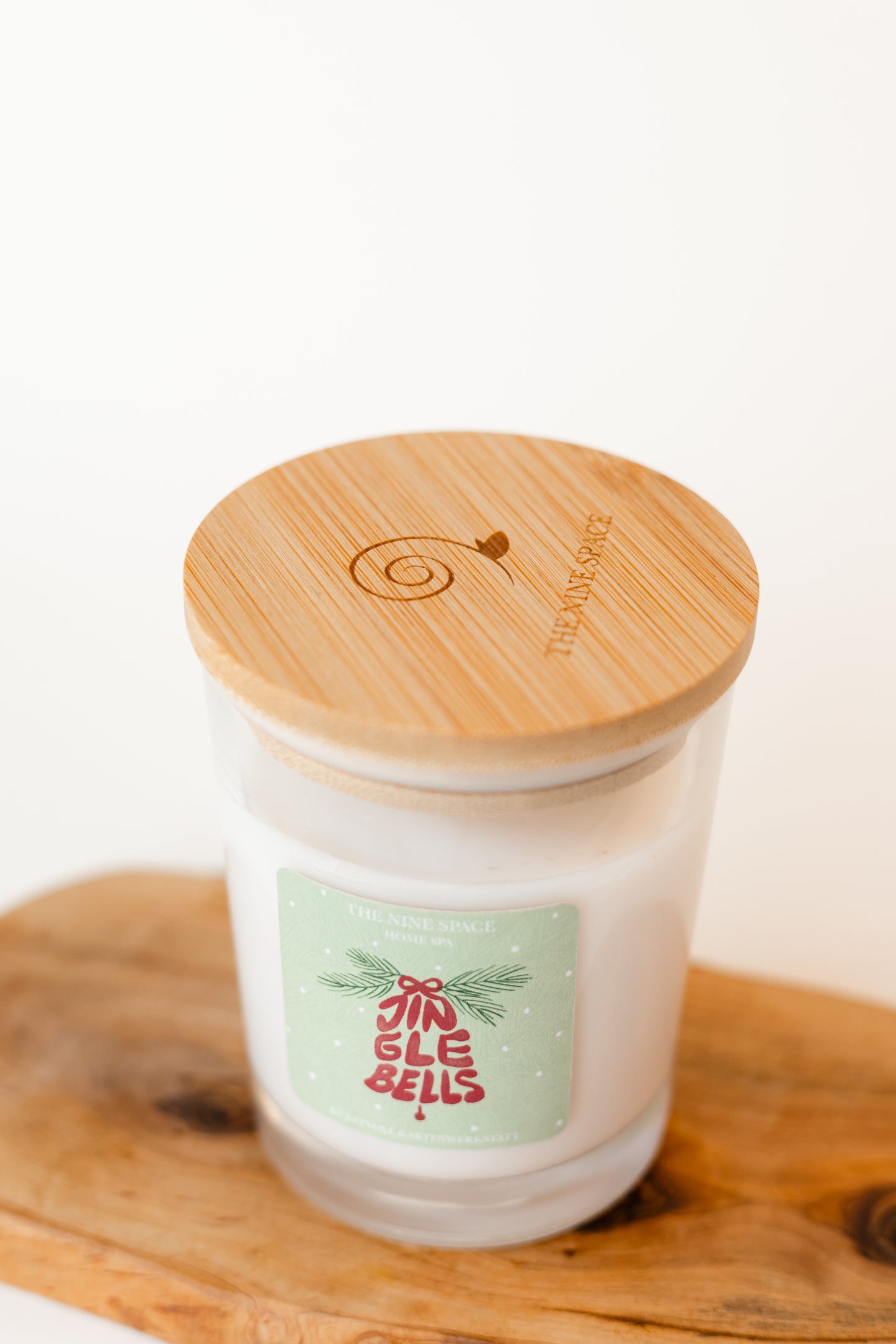 LIMITED EDITION - JINGLE BELLS Kerze - Klarglas mit Holzdocht