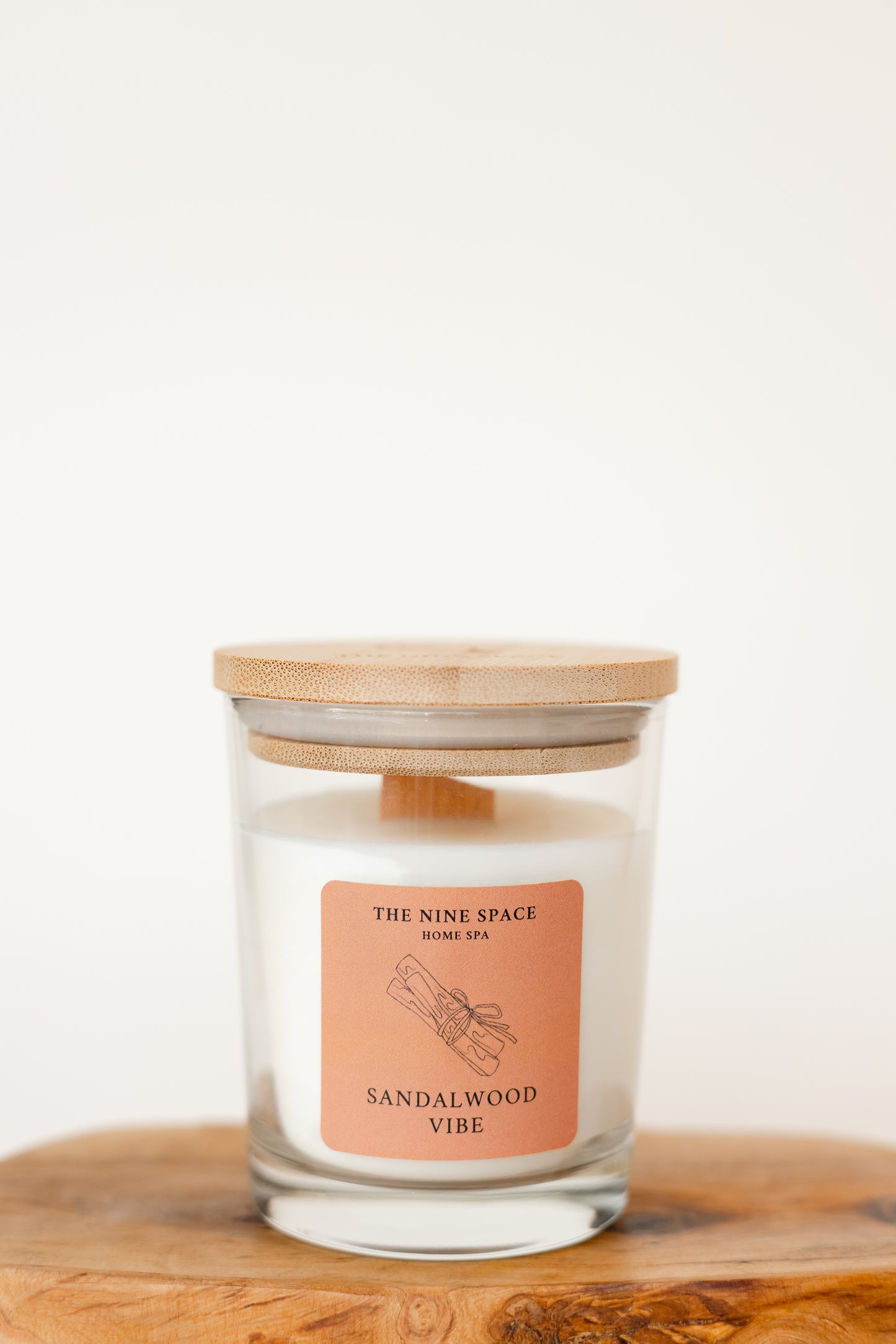 SANDALWOOD Vibe Kerze Klarglas Holzdocht warm holzig | THE NINE SPACE