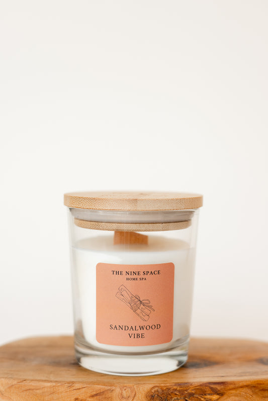 SANDALWOOD Vibe Kerze Klarglas Holzdocht warm holzig | THE NINE SPACE