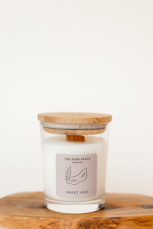 SWEET OUD Kerze Klarglas mit Holzdocht Oudduft | THE NINE SPACE