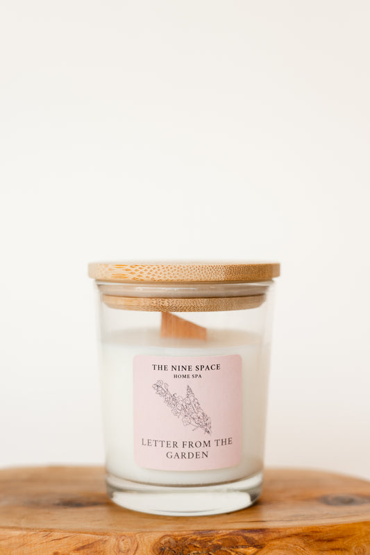 Letter from the GARDEN Kerze Klarglas mit Holzdocht Gartenduft | THE NINE SPACE
