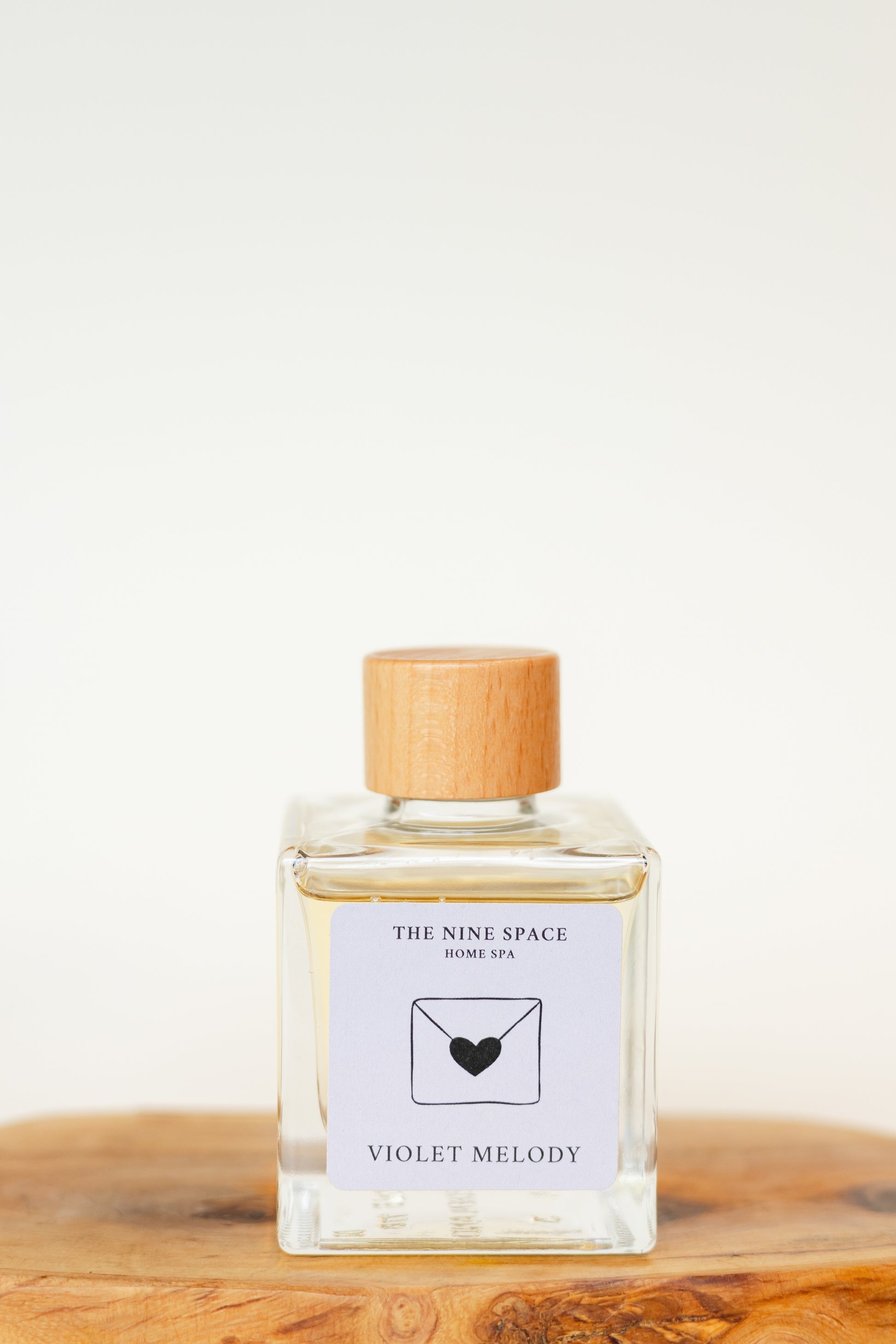 Violet Melody Raumduft Stimmungsbild elegantes Lila | THE NINE SPACE