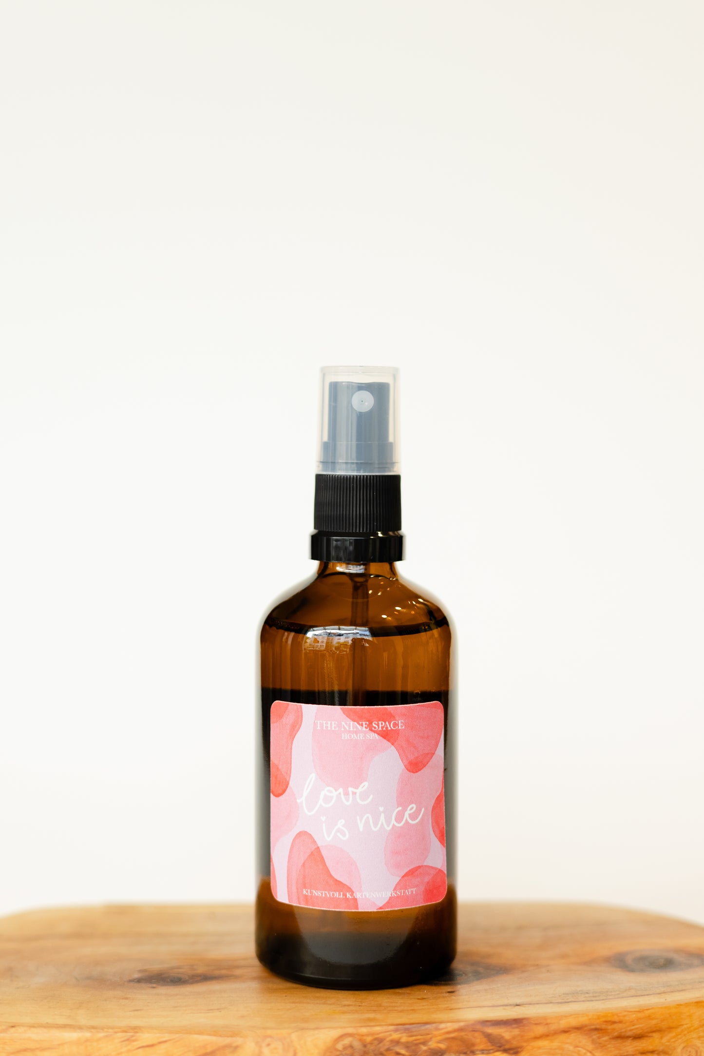 LIMITED EDITION - LOVE IS NICE Raumspray - Braunglas