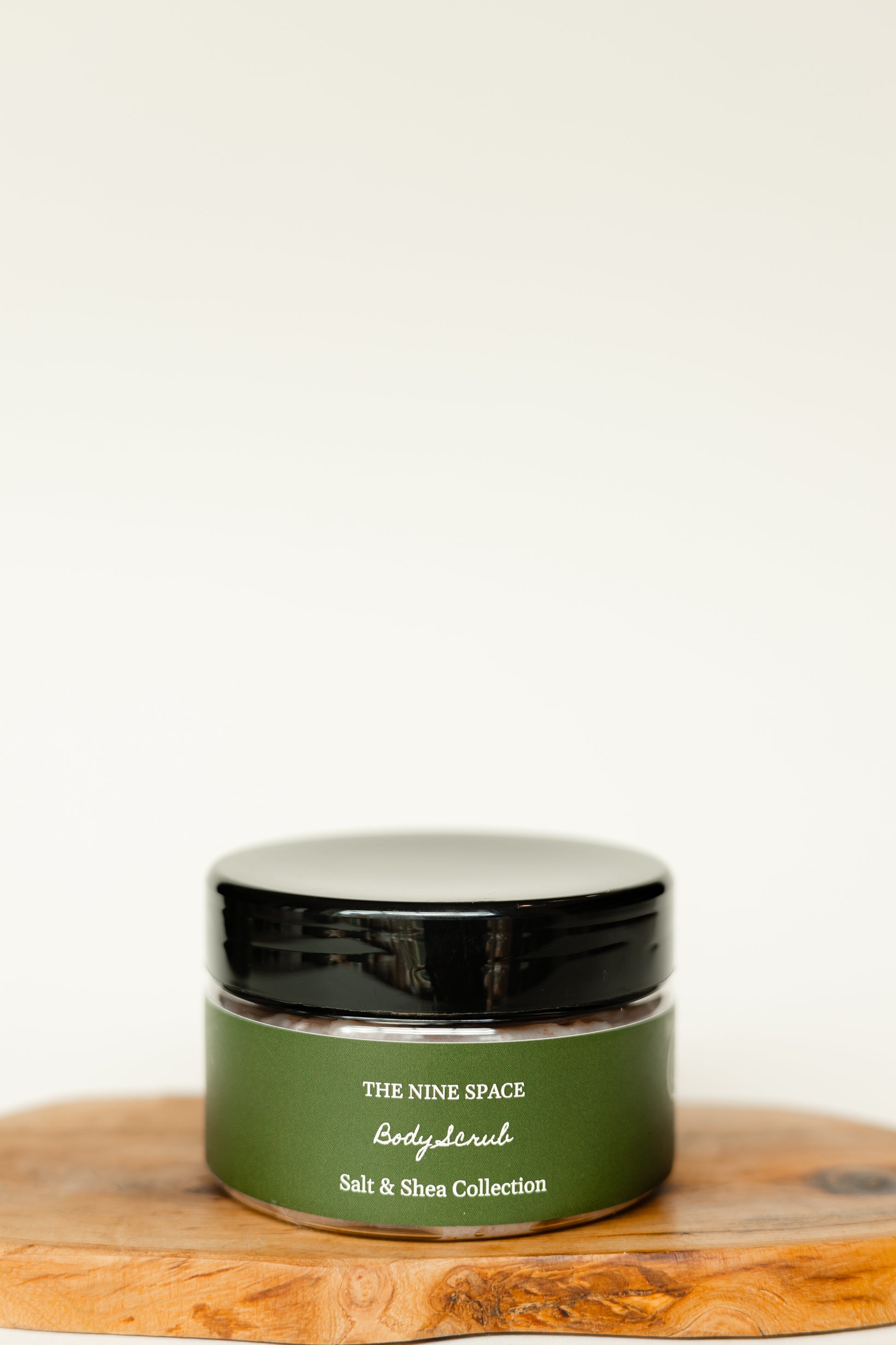 Salt Shea Body Scrub Stimmungsbild Wellness | THE NINE SPACE