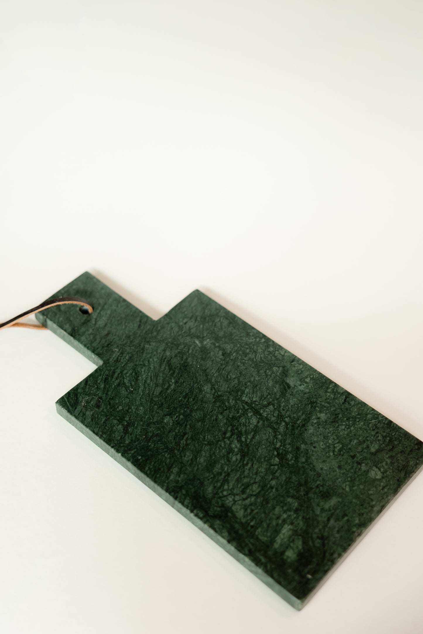 MARMOR-SCHNEIDEBRETT – Edles Marmorboard in Dunkelgrün & Beige