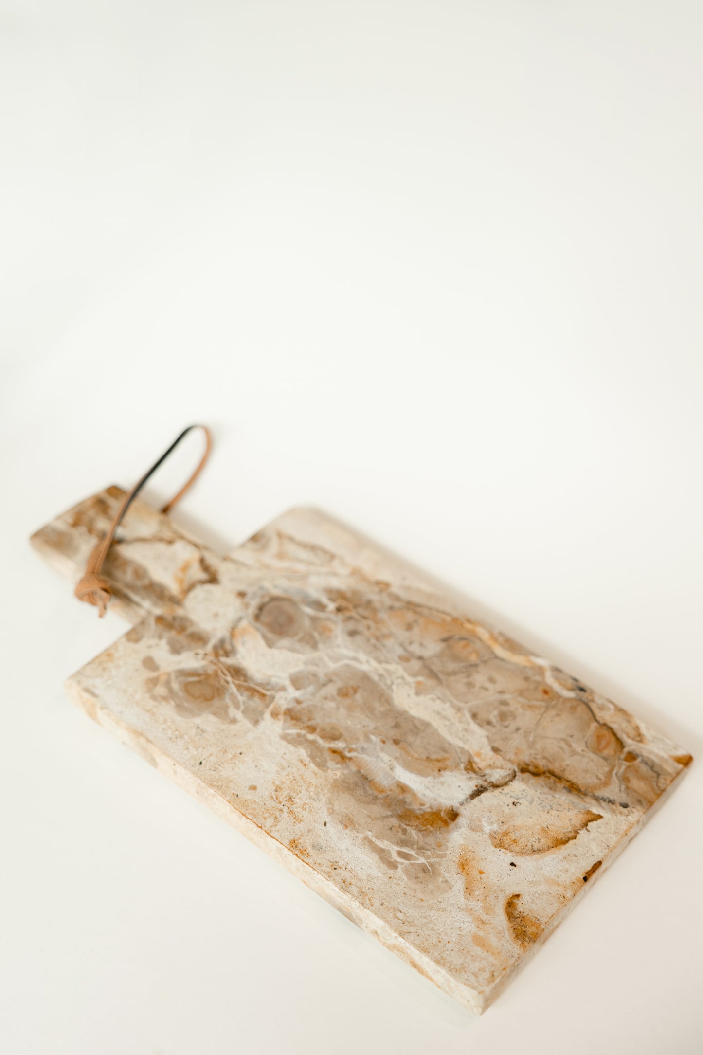 MARMOR-SCHNEIDEBRETT – Edles Marmorboard in Dunkelgrün & Beige