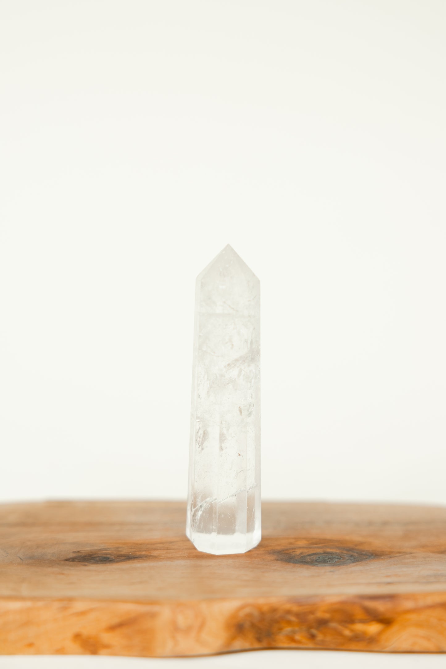 OBELISK – Polierter Kristall in zeitloser Form