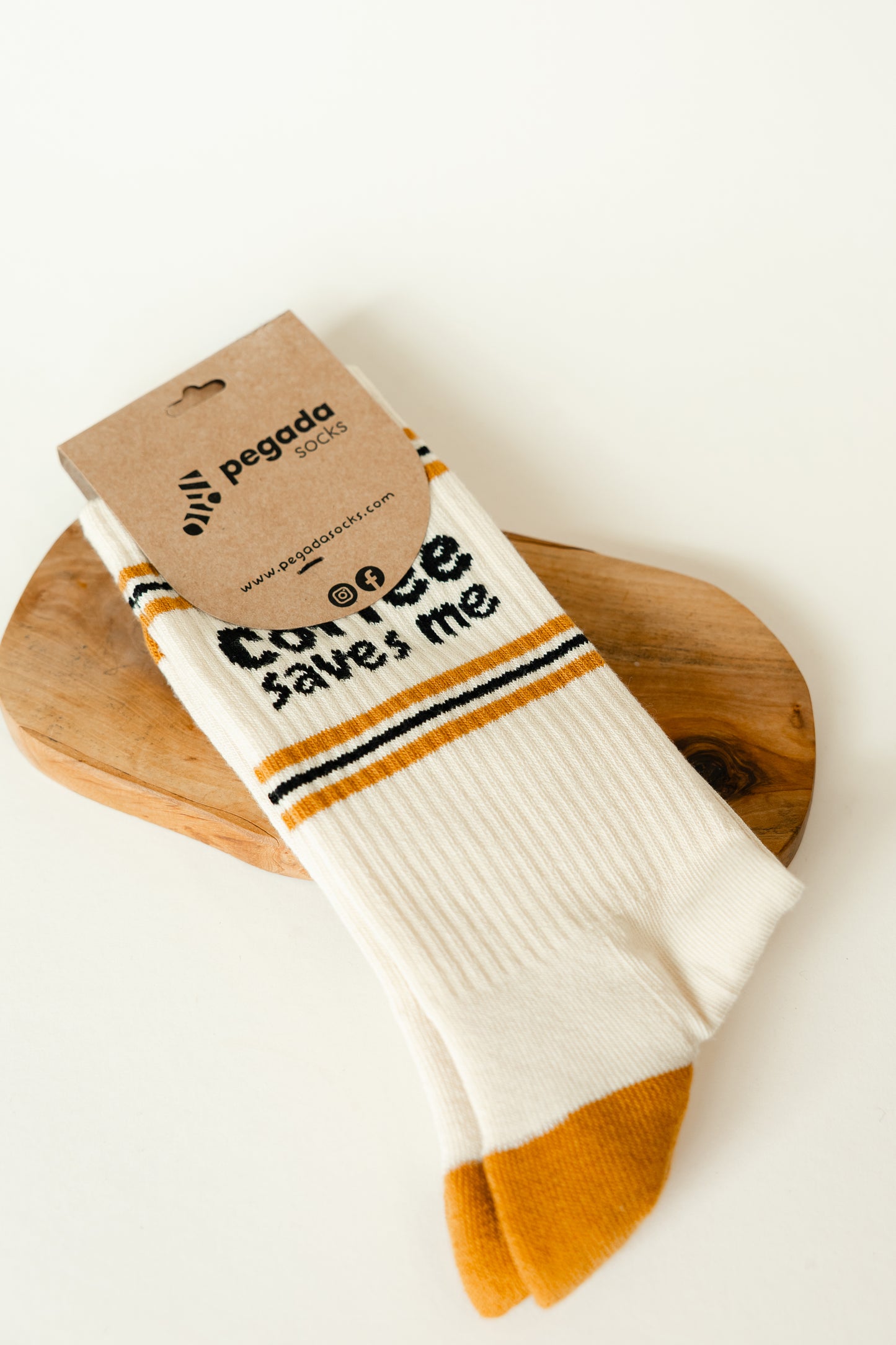 PEGADA Socken – Socken mit Humor & Statement