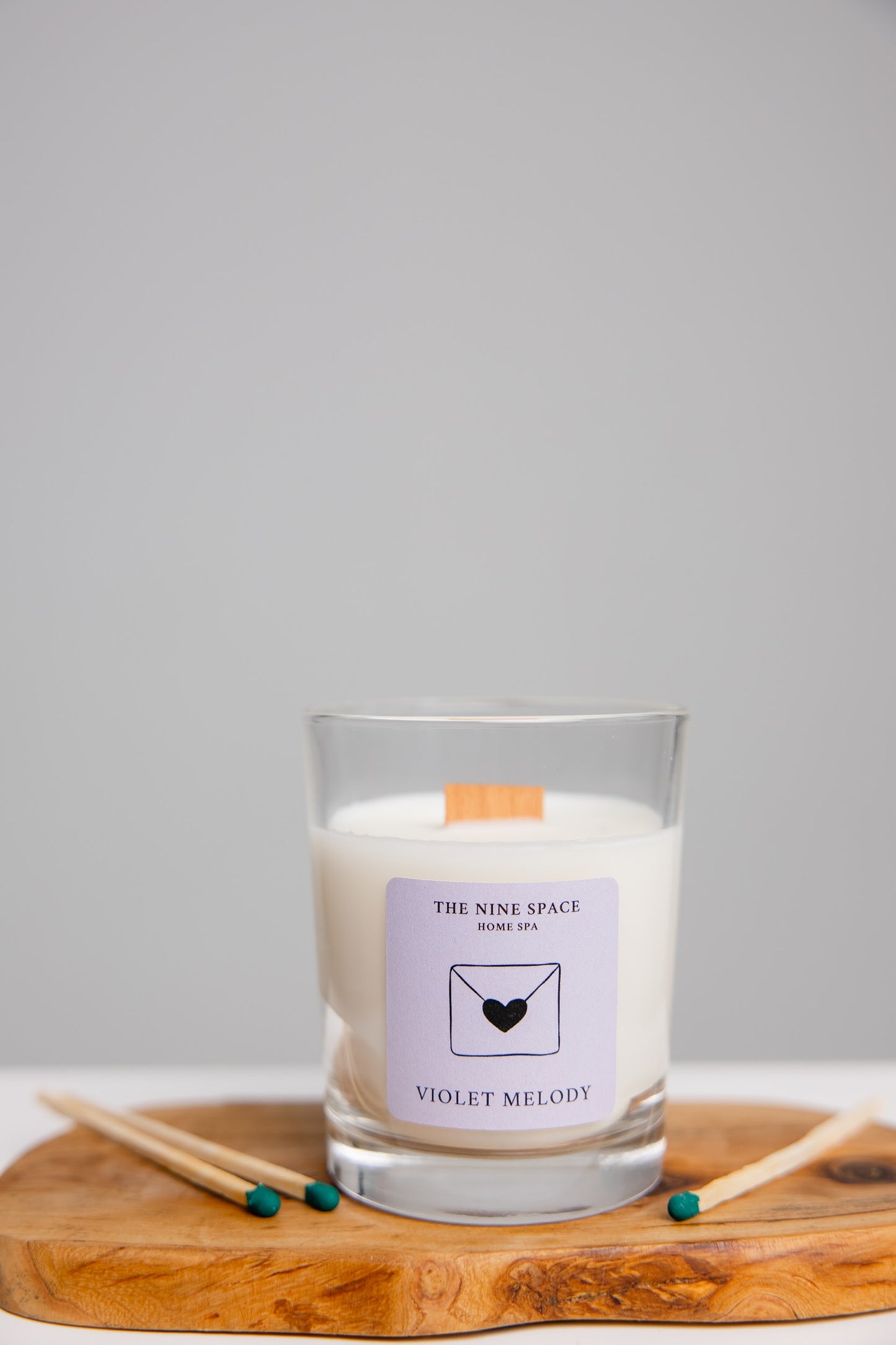 VIOLET MELODY Kerze - Klarglas mit Holzdocht